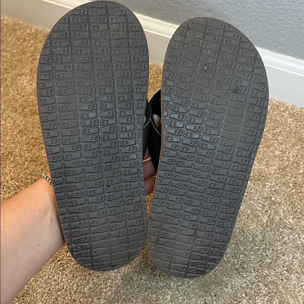 Sanuk Root Beer Cozy Flip Flops Boy’s Size 4/5